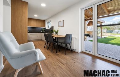Moderný 3+1 izbový dom po kompletnej rekonštrukcii s priestranným pozemkom 1293 m2, Biely Kostol