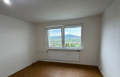 Na predaj veľký 3 izbový byt 78m2 s výhľadom na mesto