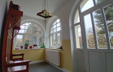 MAXIS REAL: NA PREDAJ: Baťova horáreň v Tužine - Jedinečná historická vila po rozsiahlej rekonštrukcii