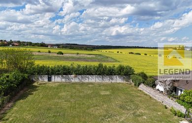 LEGEND - Jedinečný stavebný pozemok Nitra, Párovské Háje, 930 m2, IS, súkromná ulička