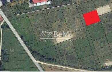 SLNEČNÝ POZEMOK V BEŇADOVE – 896 m²