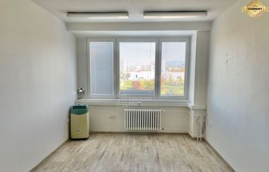 Dáme do prenájmu kanceláriu 22,5 m2  Bytčická cesta  Žilina
