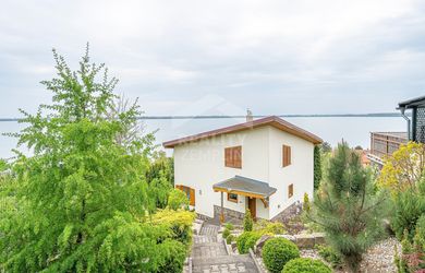 Rekreačná chyžka s panorámou Šíravy
