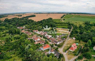 NA PREDAJ, 4 ATRAKTÍVNE POZEMKY, VŠETKY IS,ZAUJÍMAVÁ LOKALITA V TESNEJ BLIZKOSTI LESA,VINIČOV S PEKNÝM VÝHĽADOM NA ČAST OBCE VIŠTUK
