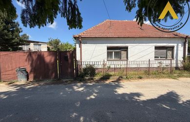 Exkluzívne iba v APEX reality 3i. rodinný dom v Sasinkove na pozemku 2782 m2