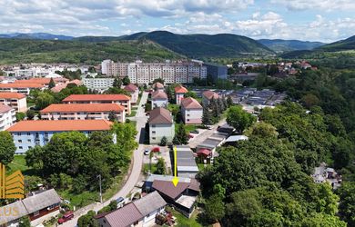 SAMOSTATNÝ KOMERČNÝ OBJEKT S POZEMKOM