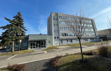 PRENÁJOM KANCELÁRSKE PRIESTORY  BRATISLAVA – RAČA, NA PÁNTOCH od 15 m2, BA III