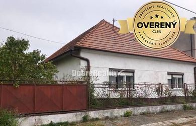 Rodinný dom s veľkým pozemkom na predaj...