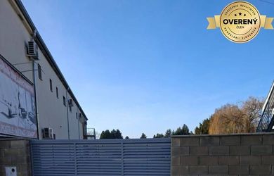 Prenájom 800 m2, rovná plocha - oplotená, Nitrianska cesta, Nové Zámky