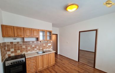 SLOVREAL - na predaj 1i byt Levice, 36m2