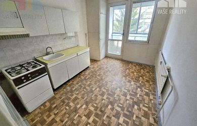 3 izbový byt Bánovce nad Bebravou/DUBNIČKA/72 m2/LOGGIA/PIVNICA