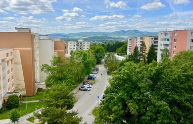 DIRECTREAL|Pokojné bývanie v 4-izbovom byte s výhľadom na Inovec