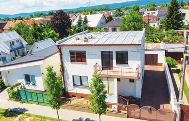 ARBIZ | REZERVOVANÉ | predaj rodinného domu (532 m²) v obci Ivanka pri Dunaji (okres Senec)