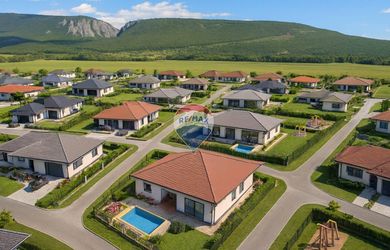 Pozemok na výstavbu rodinných domov  35 000 m², Dvorníky Včeláre pri Košiciach
