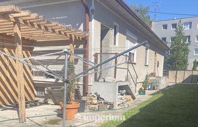 Predaj rodinného domu v uápadnom centre Dunajskej Stredy, ulica Poľná.