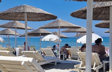 REKREAČNÝ POZEMOK na Mobilný Dom 525 m² – 150 m OD PLÁŽE , hneď vedľa Neo Pori a Platamonas