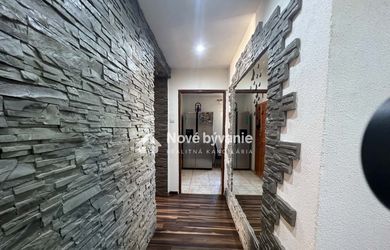 EXKLUZÍVNE na predaj 3-izbový byt, Snina (N052-113-MABA)