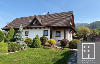REZERVOVANÉ Novostavba rodinného domu v rustikálnom štýle s krásnou záhradou Martin-Turčianske Kľačany