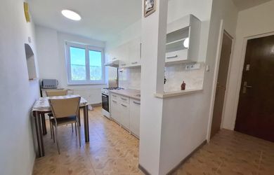 PRENÁJOM: 2 IZBOVÝ BYT 54 M2, LODŽIA, ŠIRŠIE CENTRUM, POPRAD