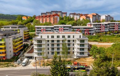 4-izbový byt s vlastnou záhradou a terasou v projekte Scenéria (103)