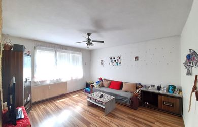Predaj3 izbový byt, Sídlisko Mladosť, Medzev