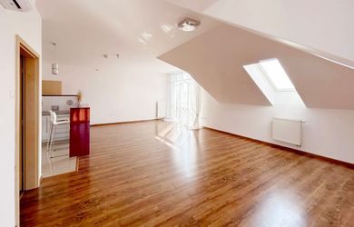 PRIESTOR V CENTRE BERNOLÁKOVA | 73 m² | ideálny na služby, kanceláriu