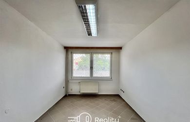 Na prenájom flexibilné kancelárske a podnikateľské priestory v lukratívnej lokalite priamo v centre Nových Zámkov