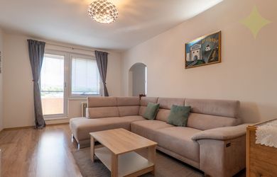 REZERVOVANÉ -Exkluzívne na predaj 3izbový byt komplet prerobený o výmere 74,10m2 v Krupine