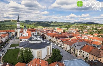 NA PRENÁJOM: Obchodné/kaviarenské zrenovované priestory, Námestie Majstra Pavla, Levoča, 180 m2