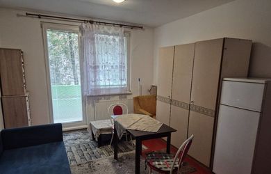 Na predaj veľká garsónka s balkónom Komárno !