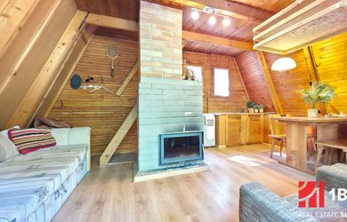 1.BCR | VÝNIMOČNÝ POZEMOK 438 M2 S CHATKOU - GAZÁRKA, ŠAŠTÍN-STRÁŽE