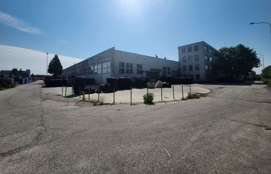 Funkčná výrobná hala so žeriavmi 17 071 m2 , Nitra