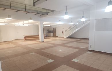 Showroom a luxusné obchodné priestory : 315 m2 - na Juhu