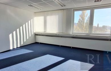 100 m2 – 117 m2 – administratívne celky v centre Ružinova