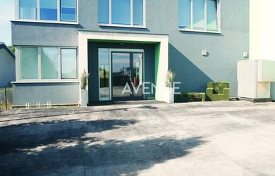 AVENUE | samostatný, zariadený výrobno – skladový areál, Svätý Jur.