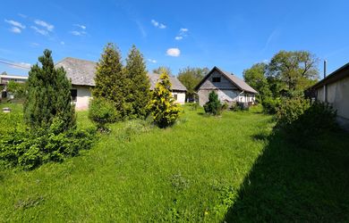 STAVEBNÝ POZEMOK 1 512 m² S ROD. DOMOM V OBCI KALŠA, KOŠICE – OKOLIE
