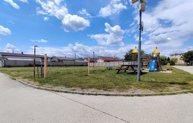 ASSENZIO - PREDAJ - STAVEBNÝ POZEMOK - 1132 m2 - KOSTOLIŠTE - MALACKY