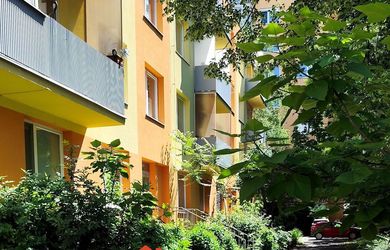 kunareality- PREDANÉ-1-izbový byt 38 m2, ulica Vinohradská, obec Hlohovec