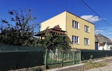 NA PREDAJ POSCHODOVÝ ROD.DOM, UJHELYSKÁ UL, KRÁĽOVSKÝ CHLMEC
