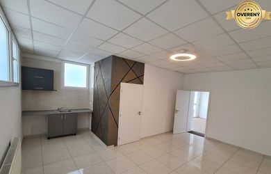 Na prenájom kancelárske priestory 59 m2 Trnava Coburgova