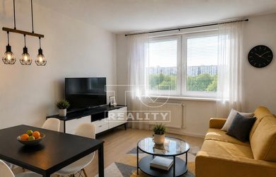 3-izbový byt s loggiou na 9. poschodí, s výbornou dispozíciou a panoramatickým výhľadom, 73m2, Petržalka