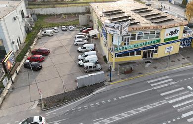 AZ. Prenájom: Obchodno-skladový priestor s rampou a parkoviskom 1117m² + 811m² parkovacia plocha – Nitra, Štúrova ul.