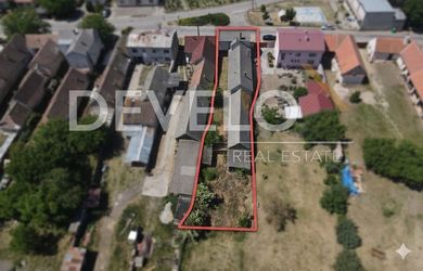Investičná príležitosť veľkorysý 8-izbový dom v tichej lokalite Malých Levár