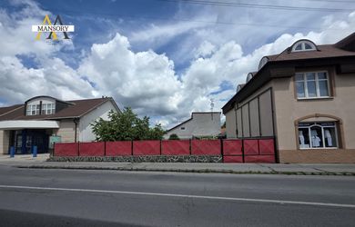 NA PREDAJ  rodinný dom vo FIĽAKOVE v priamom centre mesta