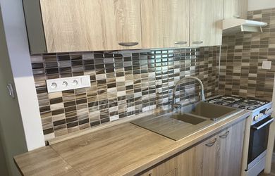 DIRECTREAL|Jednoizbový byt po kompletnej rekonštrukcii s balkónom a kumbálom na medziposchodí
