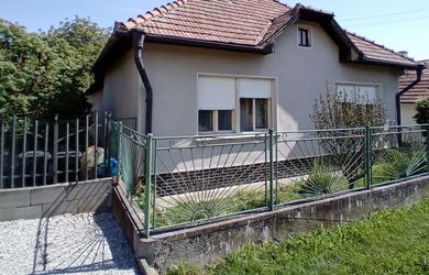 RD Farná 4 izbový garáž, letná kuchyňa, vínna pivnica