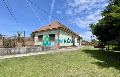 A-W REAL | RODINNÝ DOM NA PREDAJ V TICHEL ČASTI OBCE MALÉ DVORNÍKY
