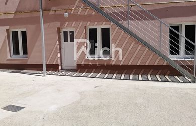 Priestor na prenájom – obchod, kancelária alebo služby- Kollárova ulica