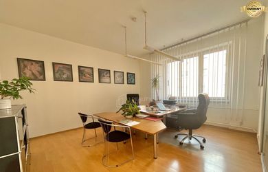 Prenájom kancelárskych priestorov 119m2 širšie centrum Žiliny