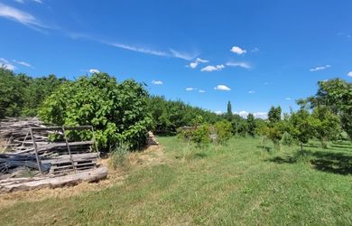 Dva rodinné domy, dve haly a váš budúci developersky projekt na pozemku rozlohy 6538 m2
